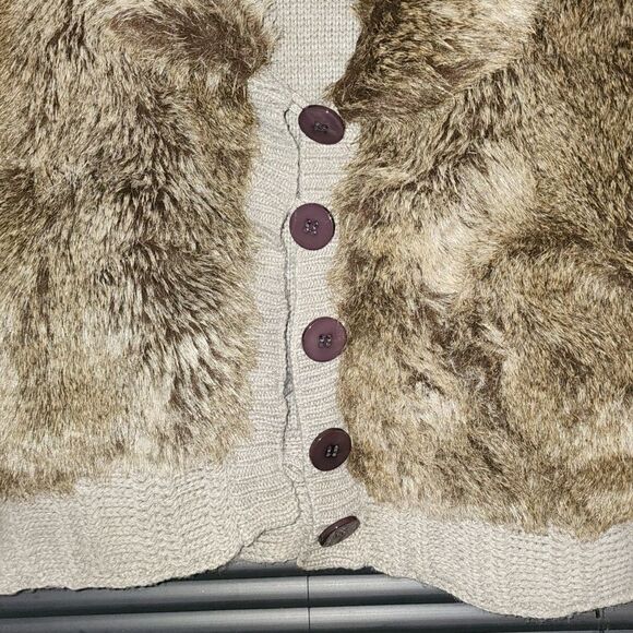 Bisou Bisou Sweater  - Picture 4 of 7